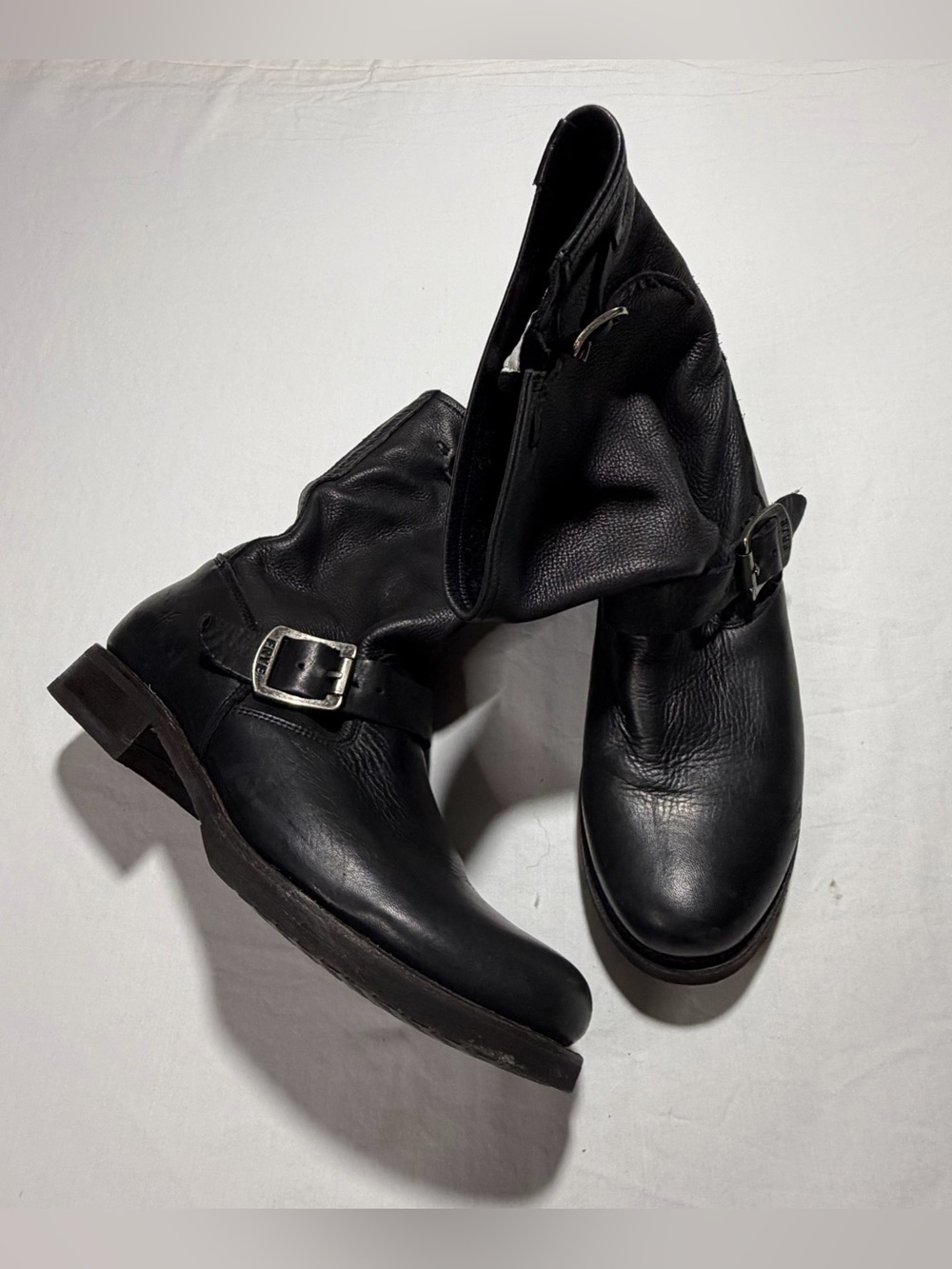 FRYE Veronica flex short leather boots